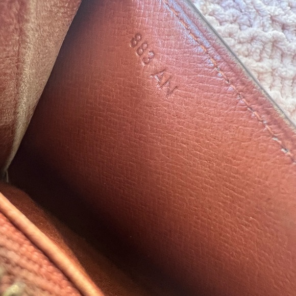 Louis Vuitton Wallet - Picture 7 of 9